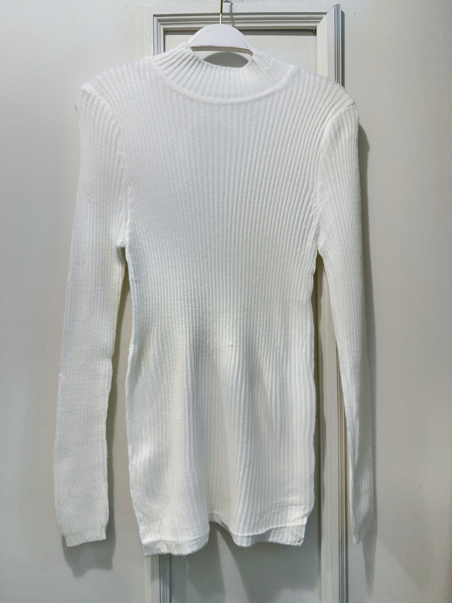 SUÉTER BASIC ELARA BLANCO