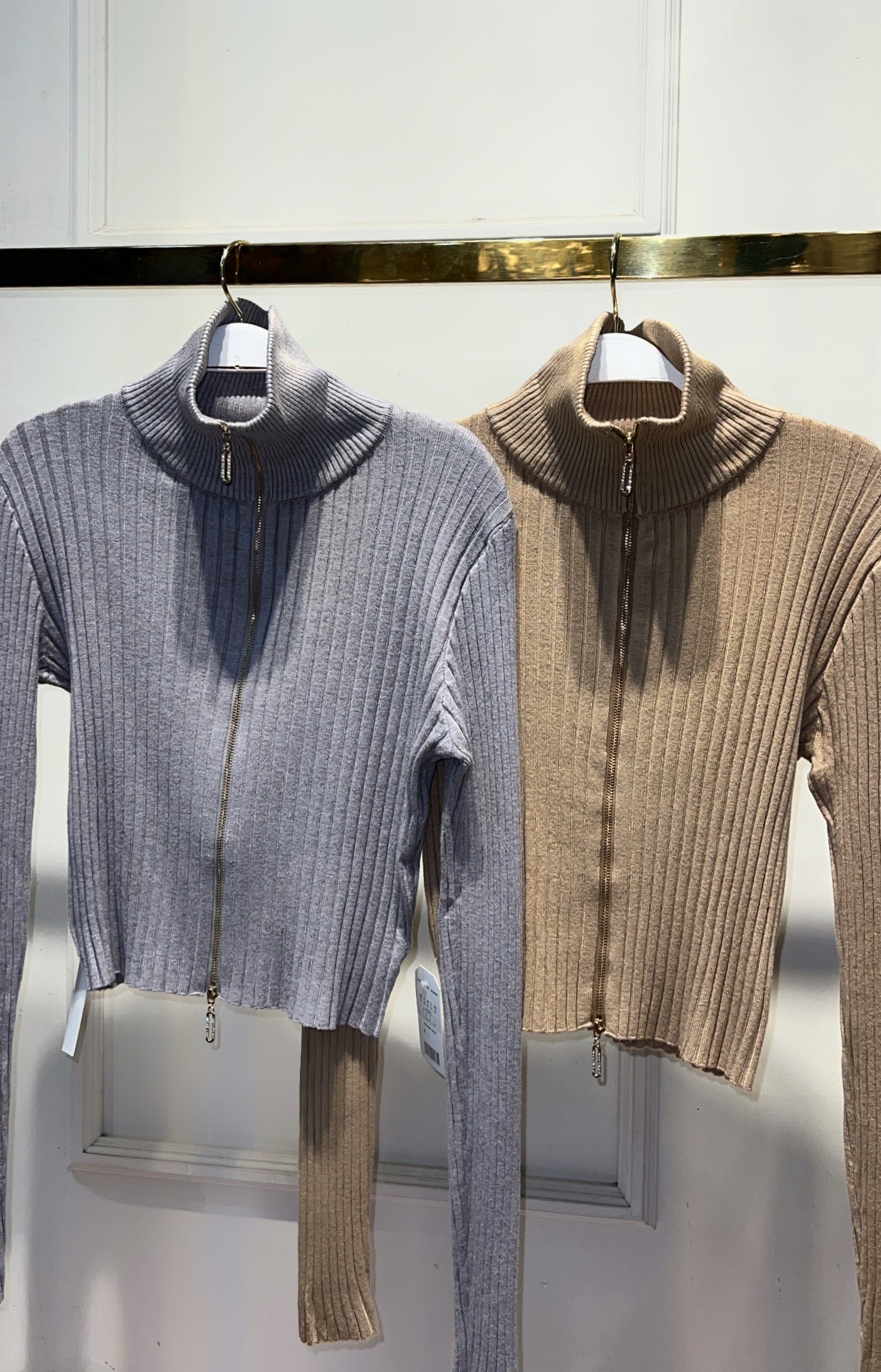 SUETER ZIPER PIEDRAS GRIS