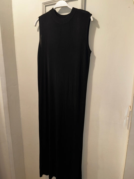 VESTIDO BASIC SIN MANGA