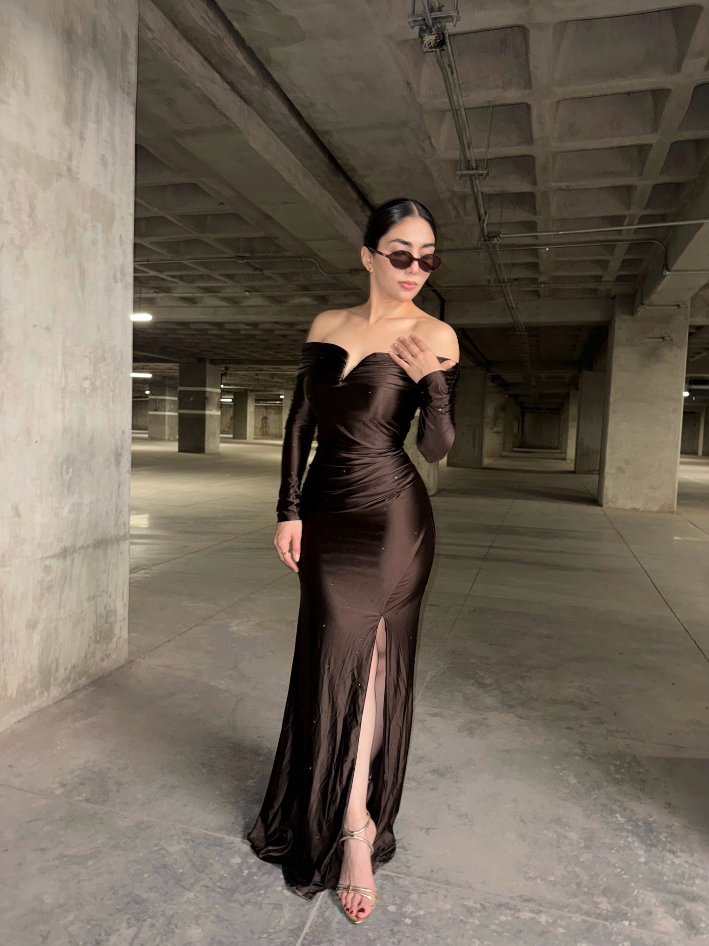 VESTIDO ORIANA CHOCOLATE STONES MAXI