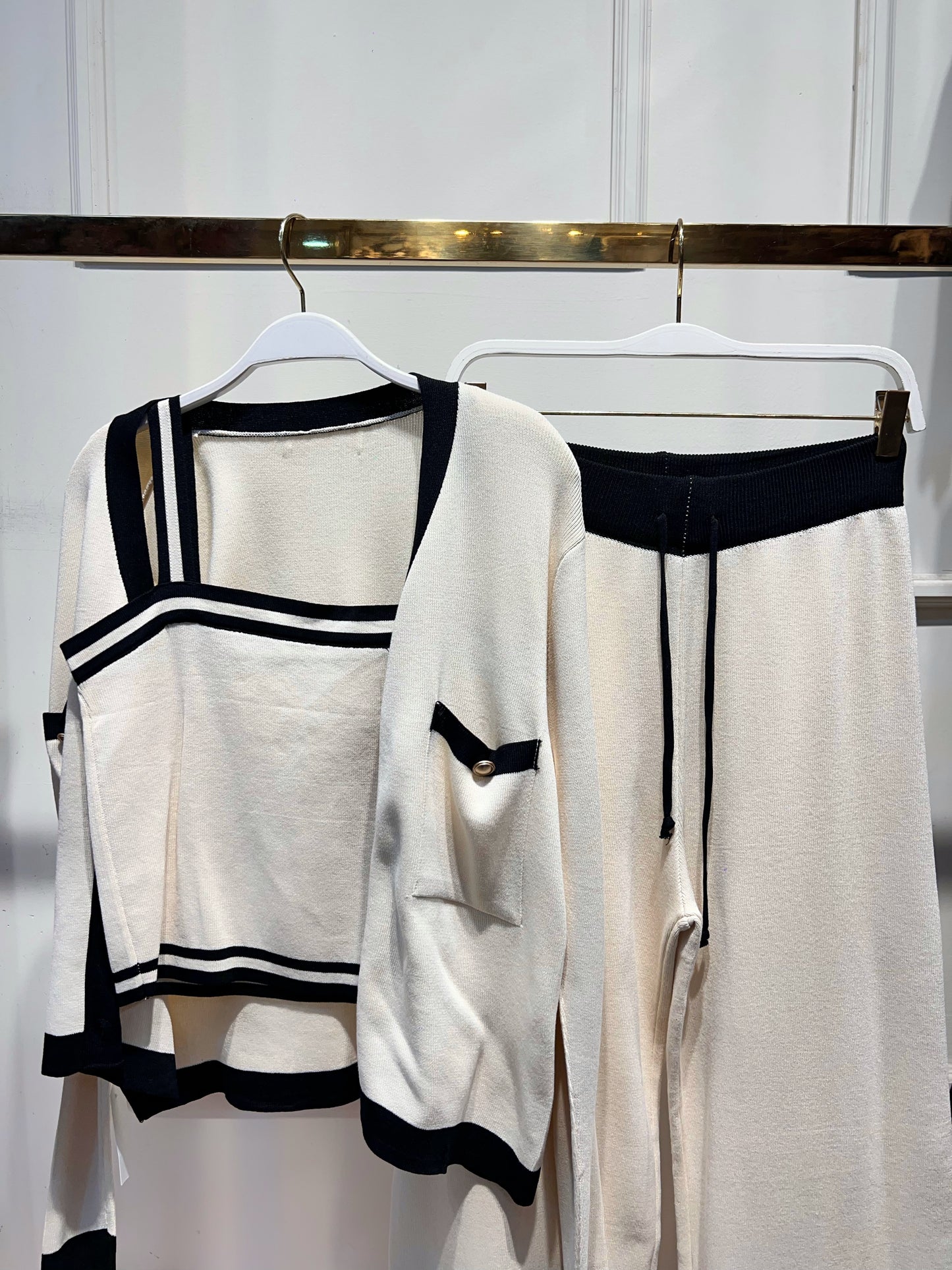 SET PUNTO 3 PIEZAS CREMA