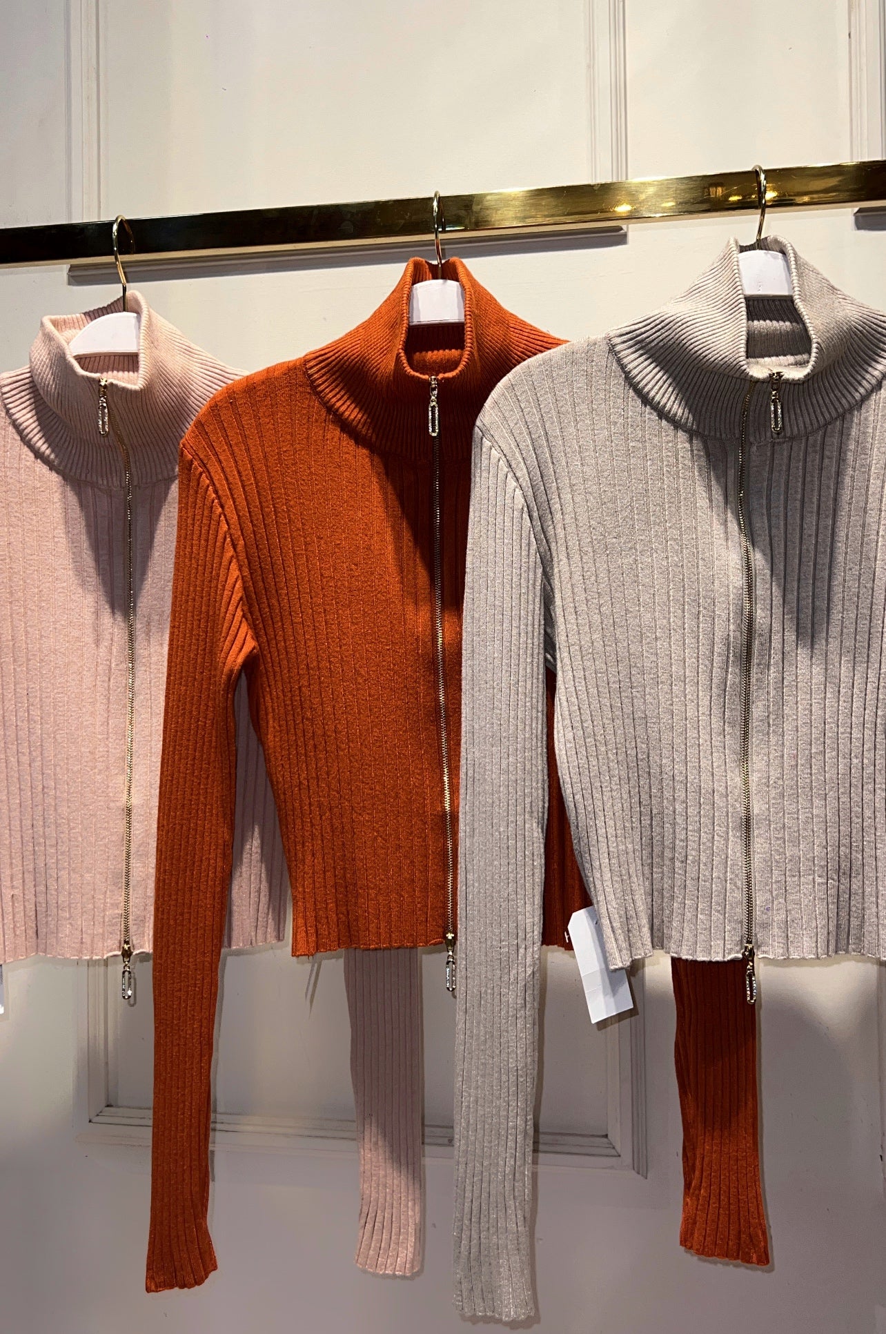 SUETER ZIPER PIEDRAS CHEDRON