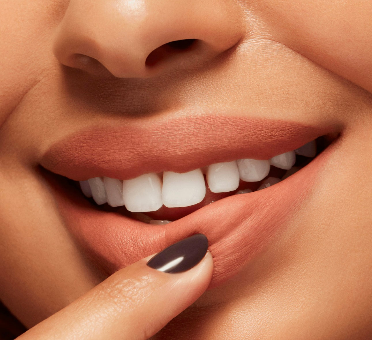 LABIAL LOCKED KISS INK