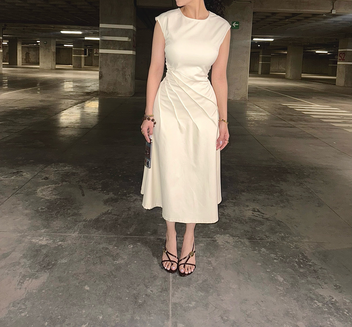 VESTIDO MIDI SALMA RELIEVE