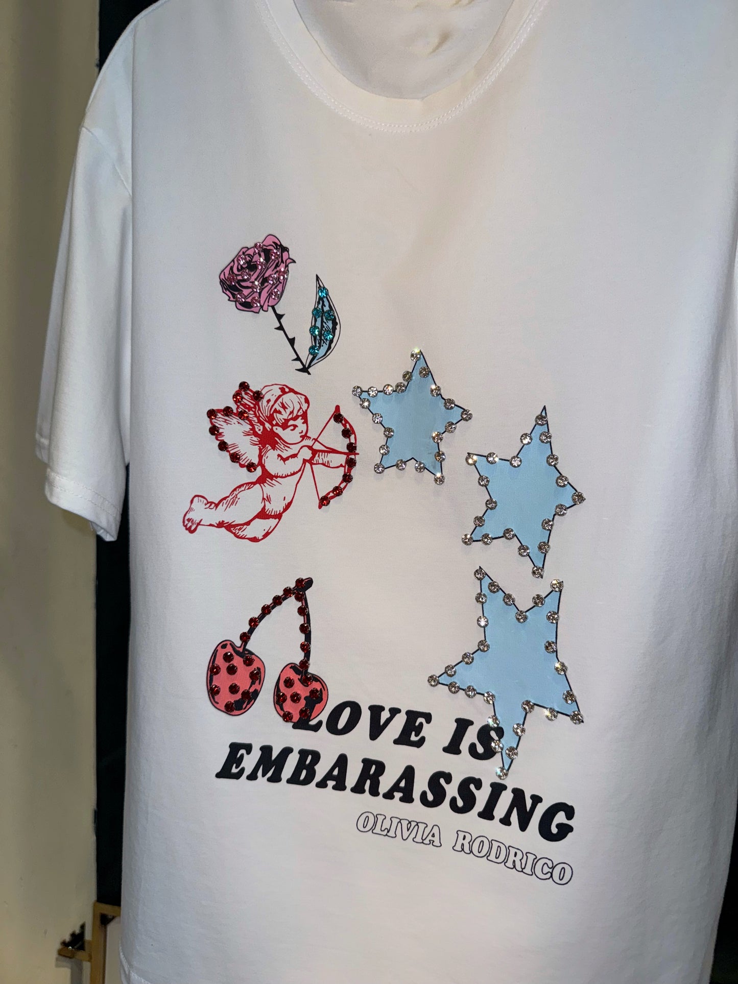 PLAYERA STARS / LOVE IS EMB