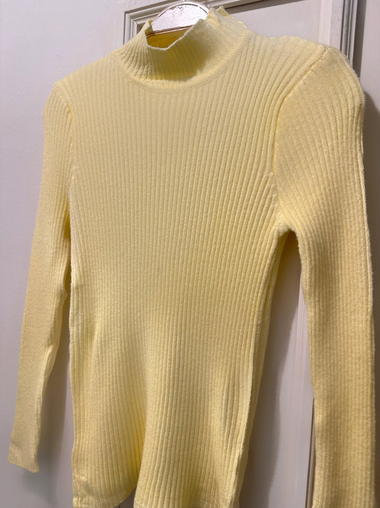 SUÉTER BASIC ELARA AMARILLO