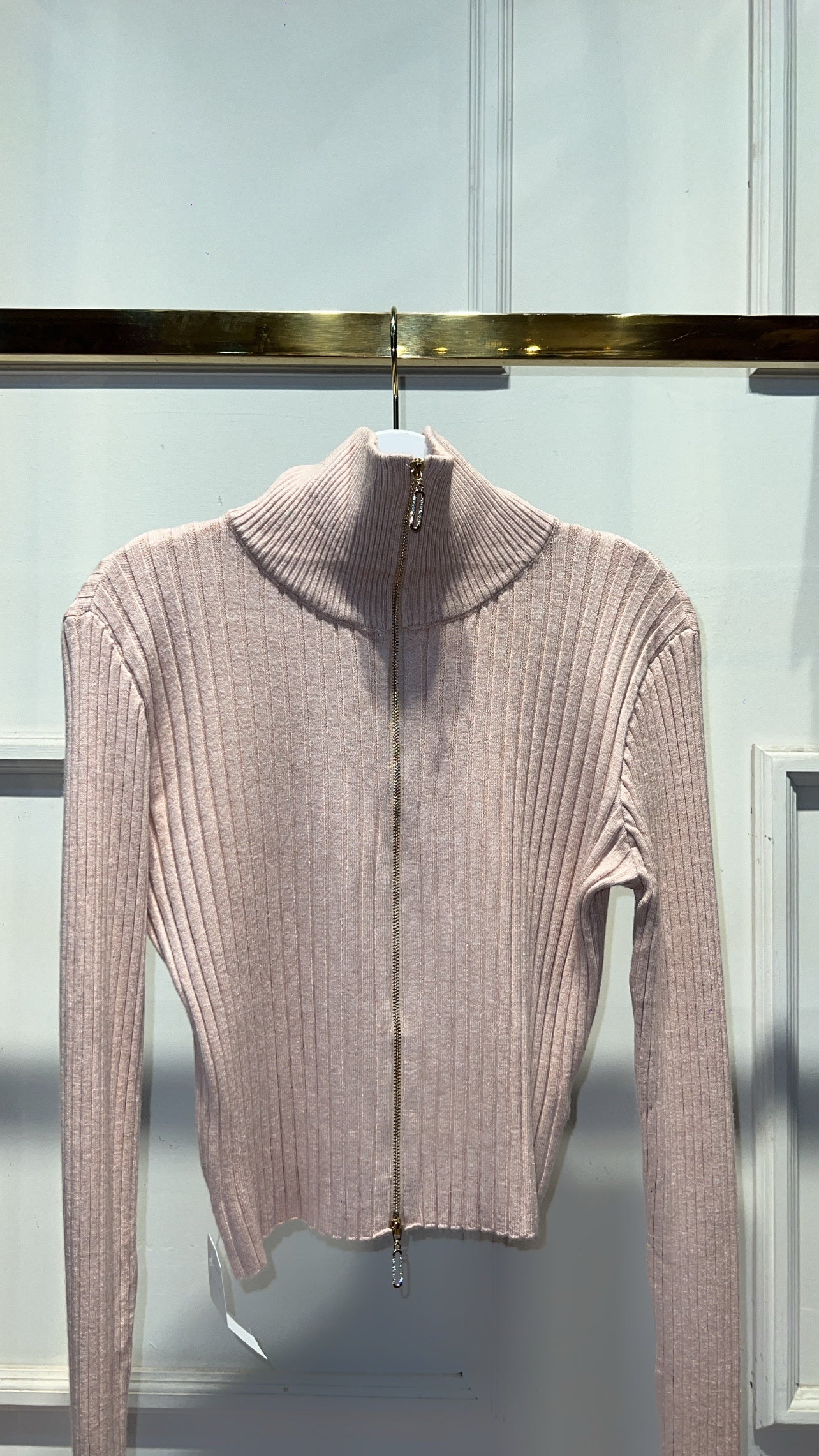 SUETER ZIPER PIEDRAS ROSA PALO