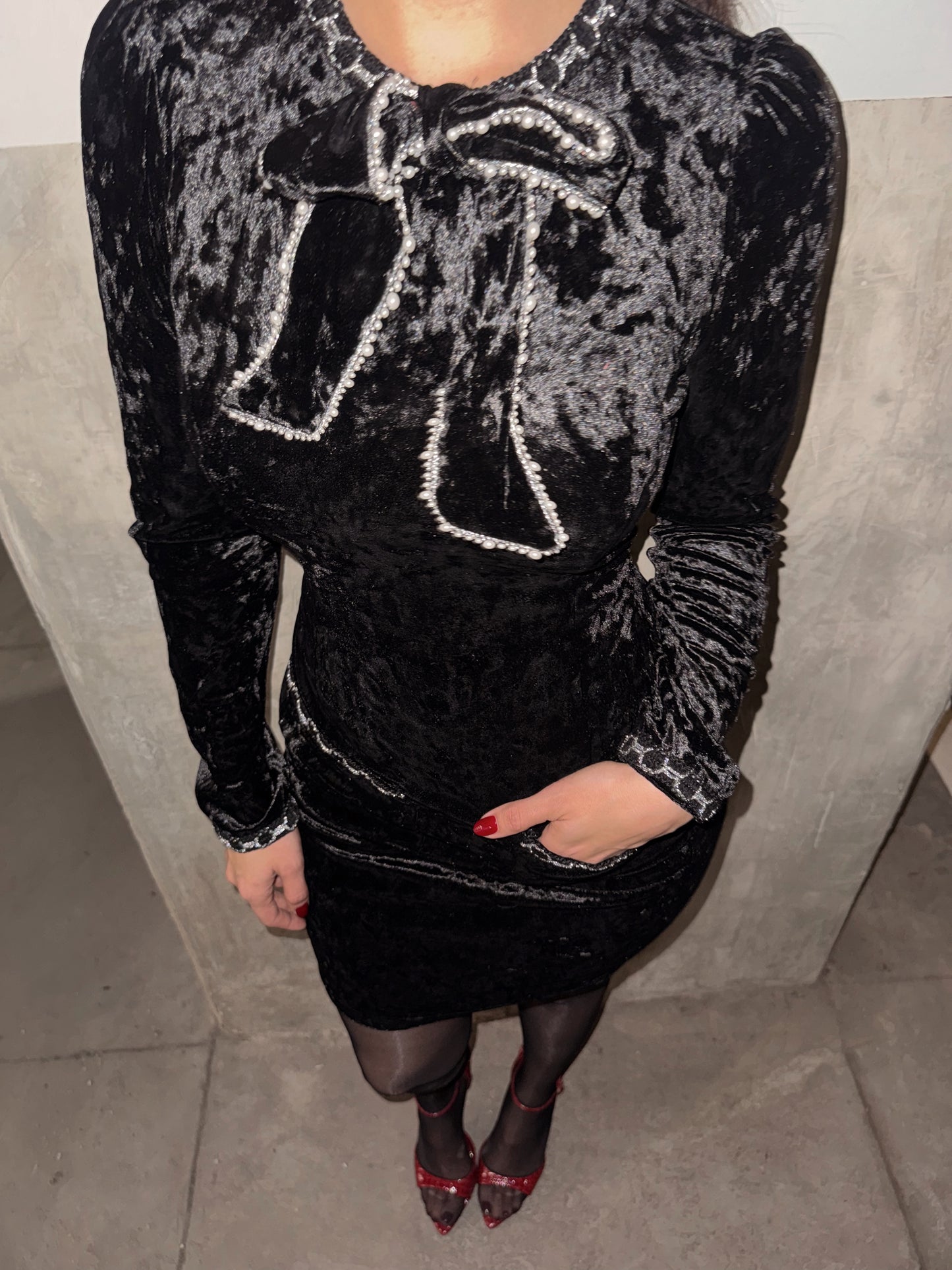 VESTIDO NOELIA BOW VELVET PEARLS