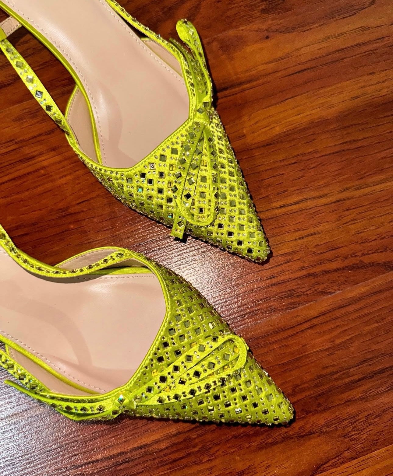 ZAPATILLA STILETTO LOW PIEDRAS -VELLA VERDE