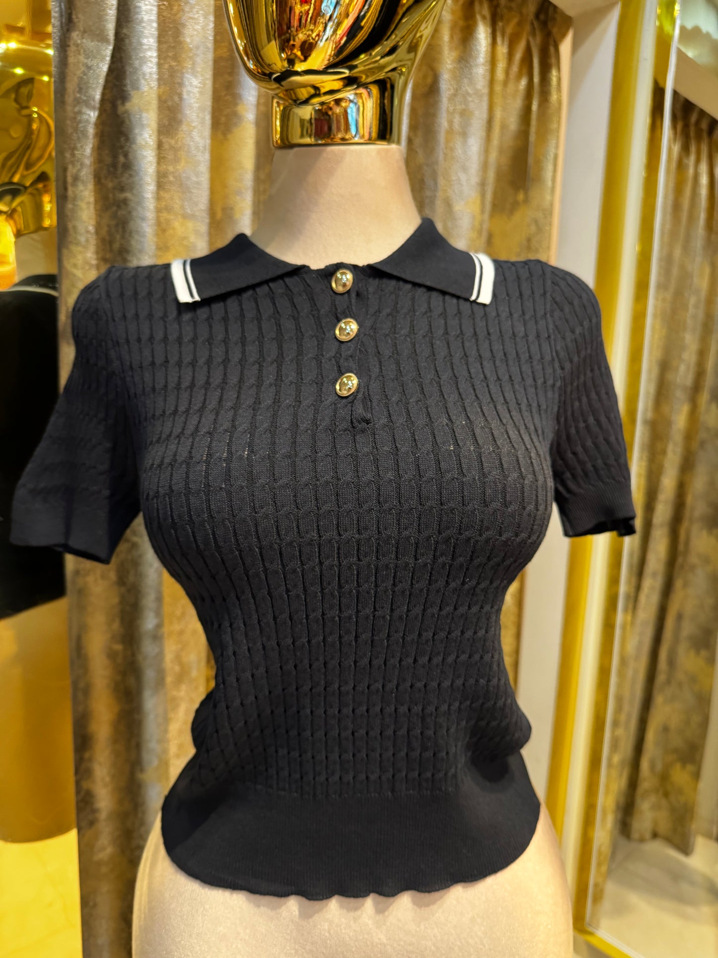 BLUSA TRENZA BOTÓN DORADO