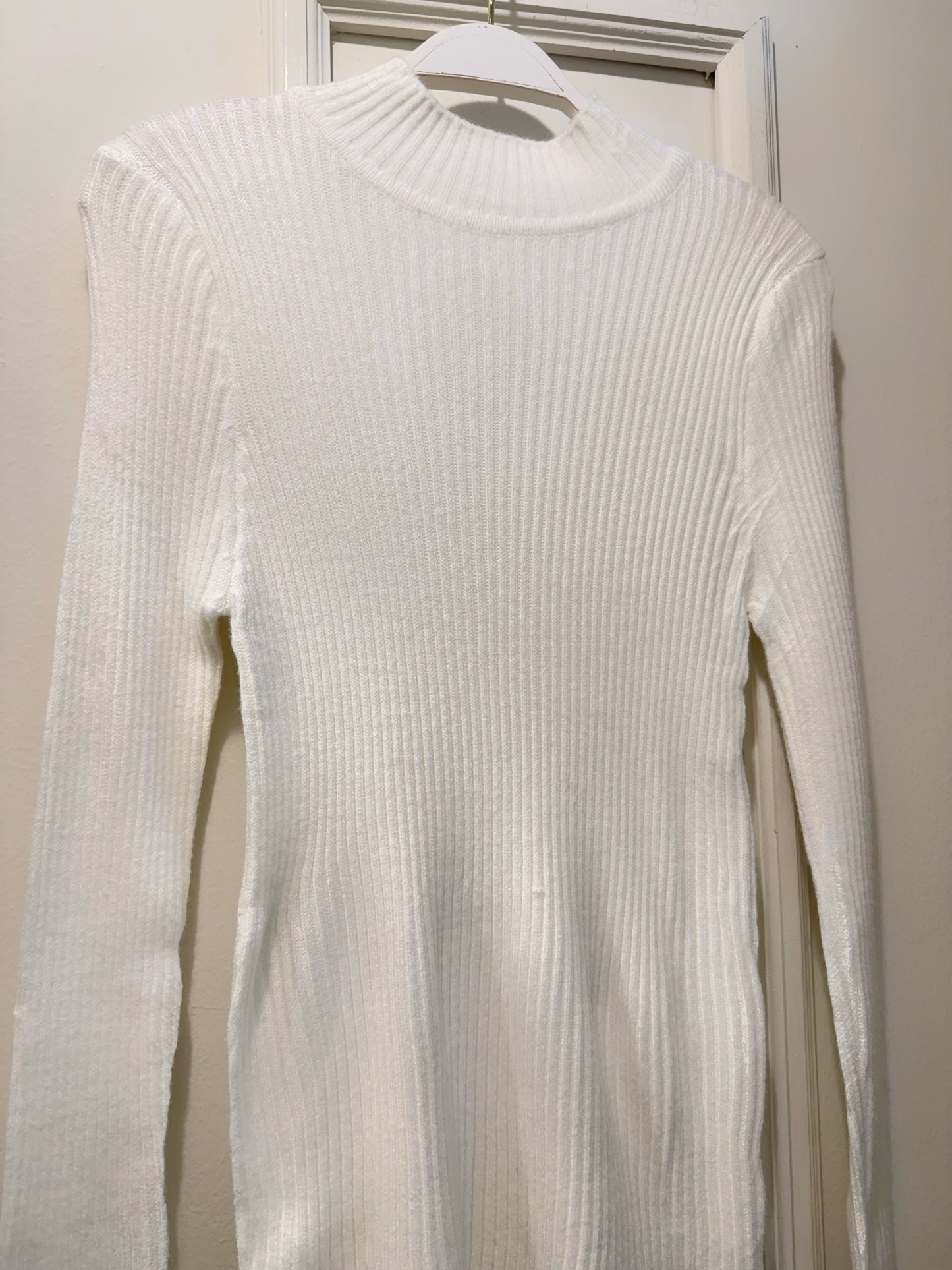 SUÉTER BASIC ELARA BLANCO