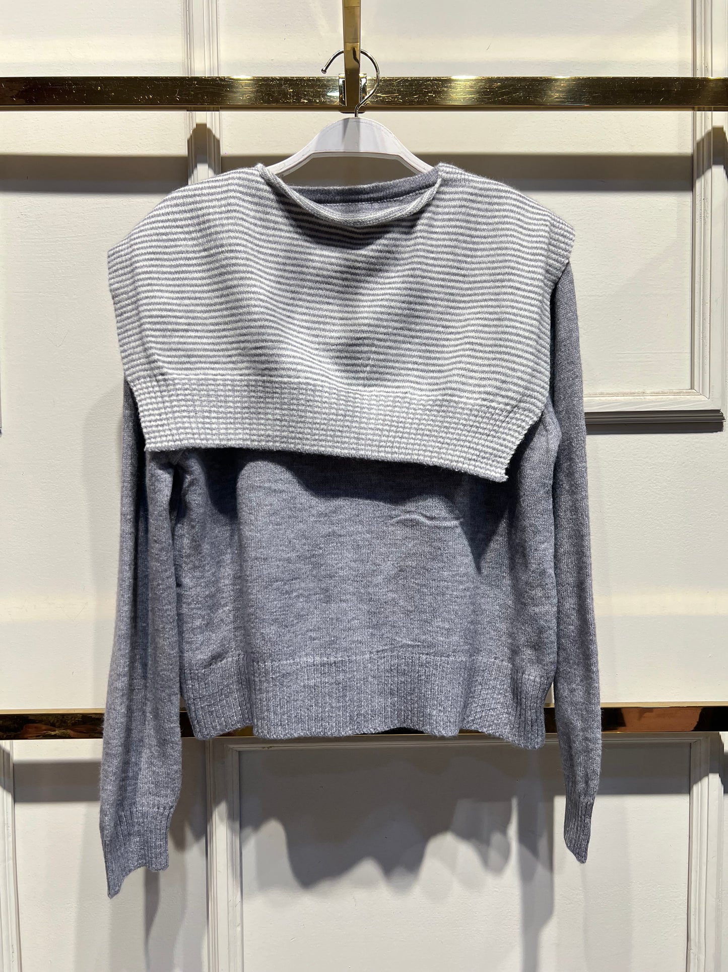 SUÉTER MARGARET GRIS