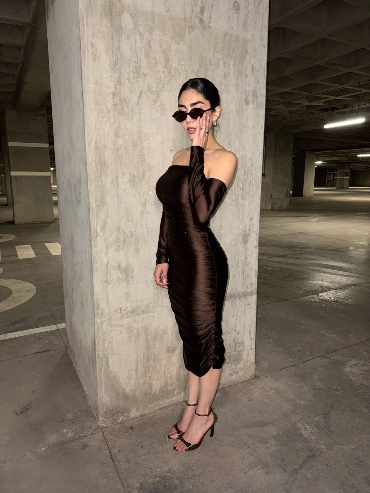 VESTIDO ROMY MIDI OFF THE SHOULDER STONES