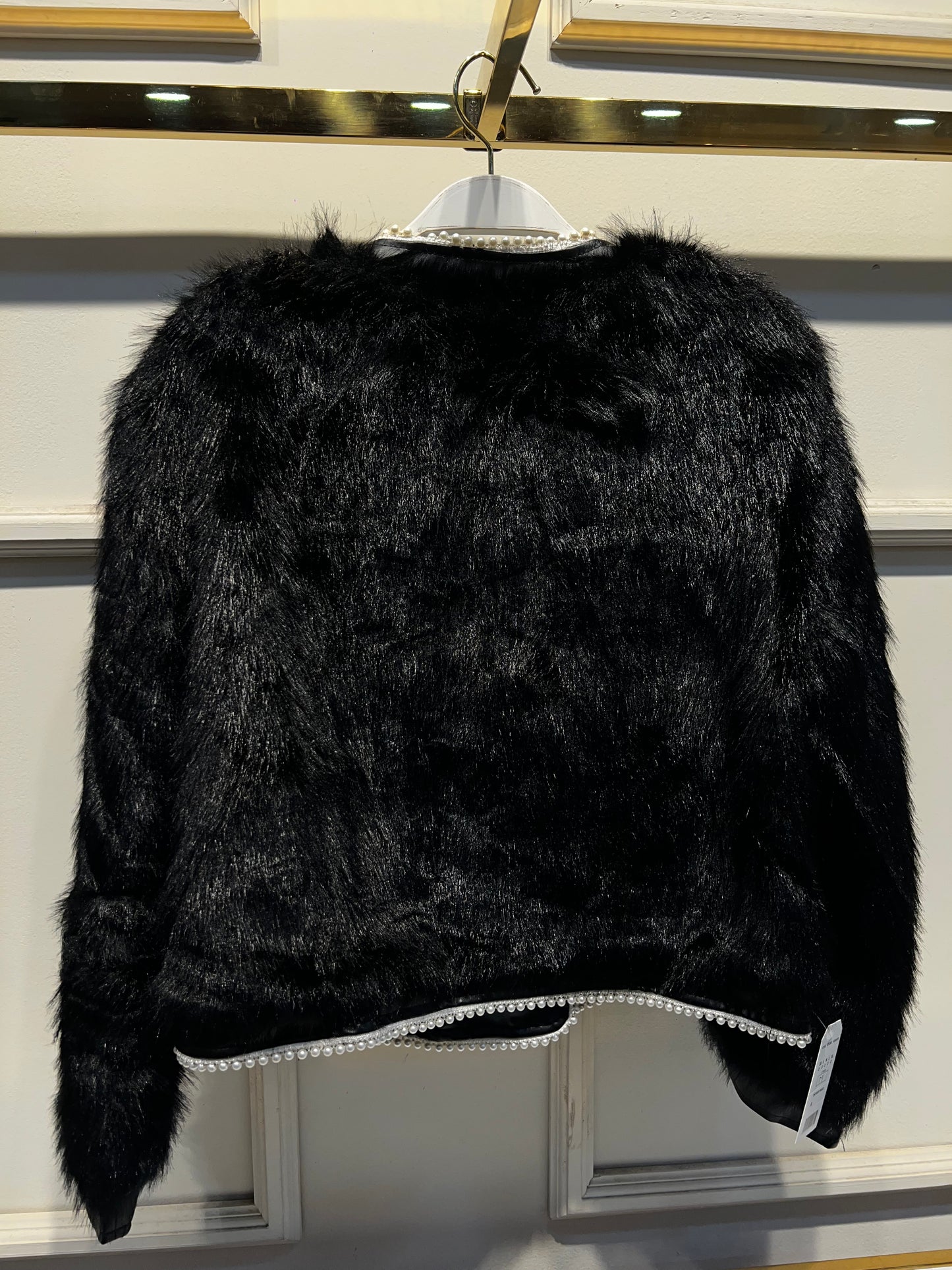 ABRIGO SABRINA PELUCHE PERLAS NEGRO