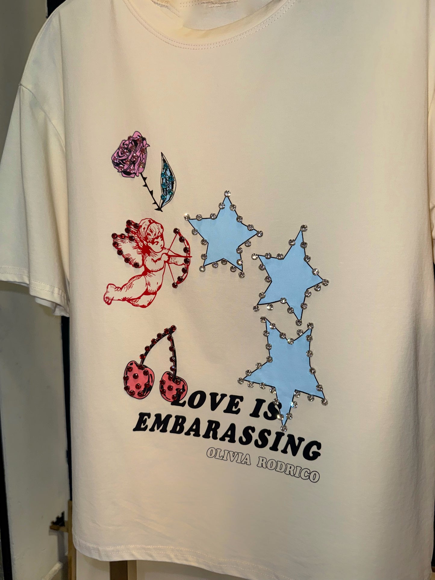 PLAYERA STARS / LOVE IS EMB