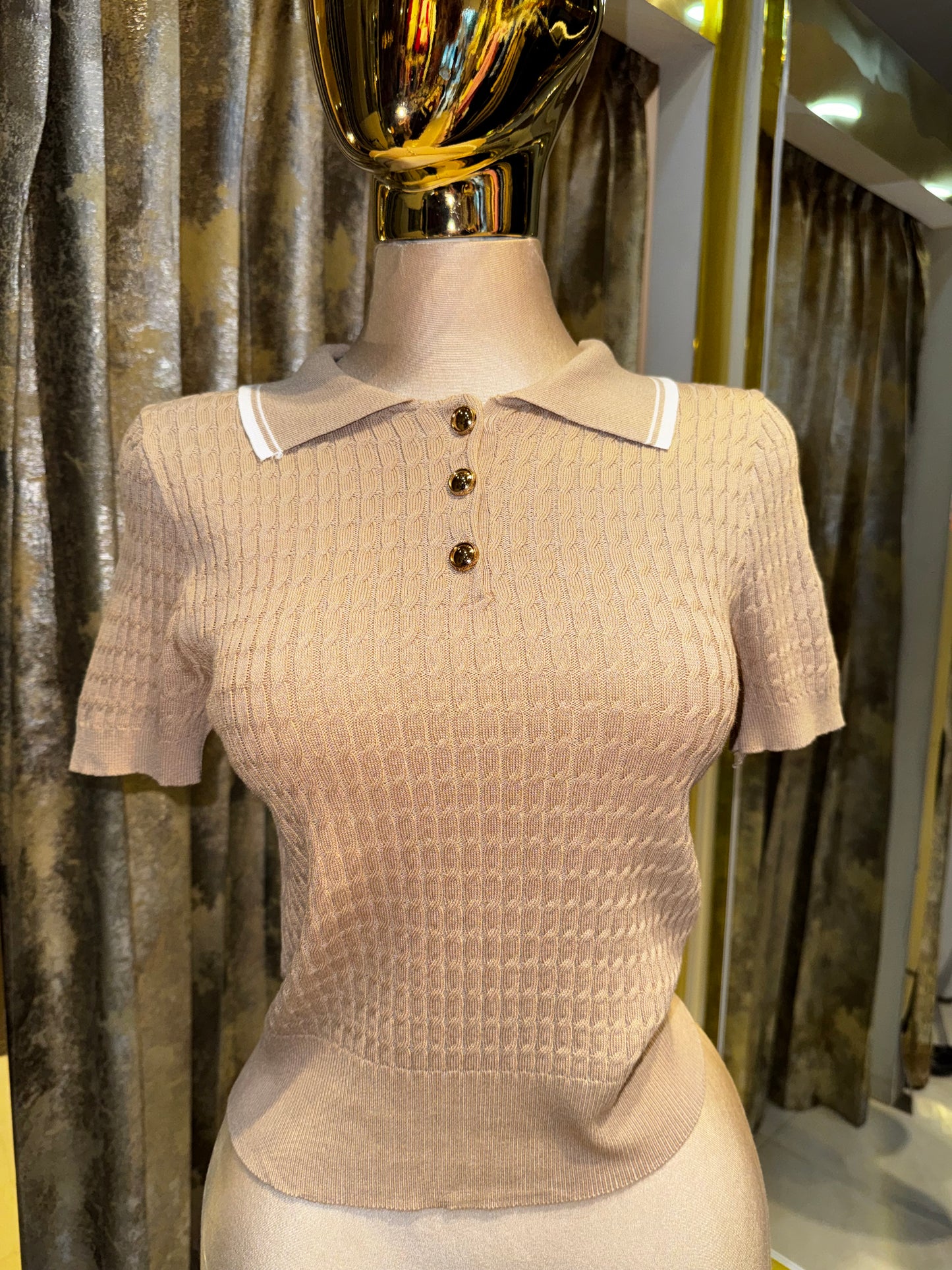 BLUSA TRENZA BOTÓN DORADO