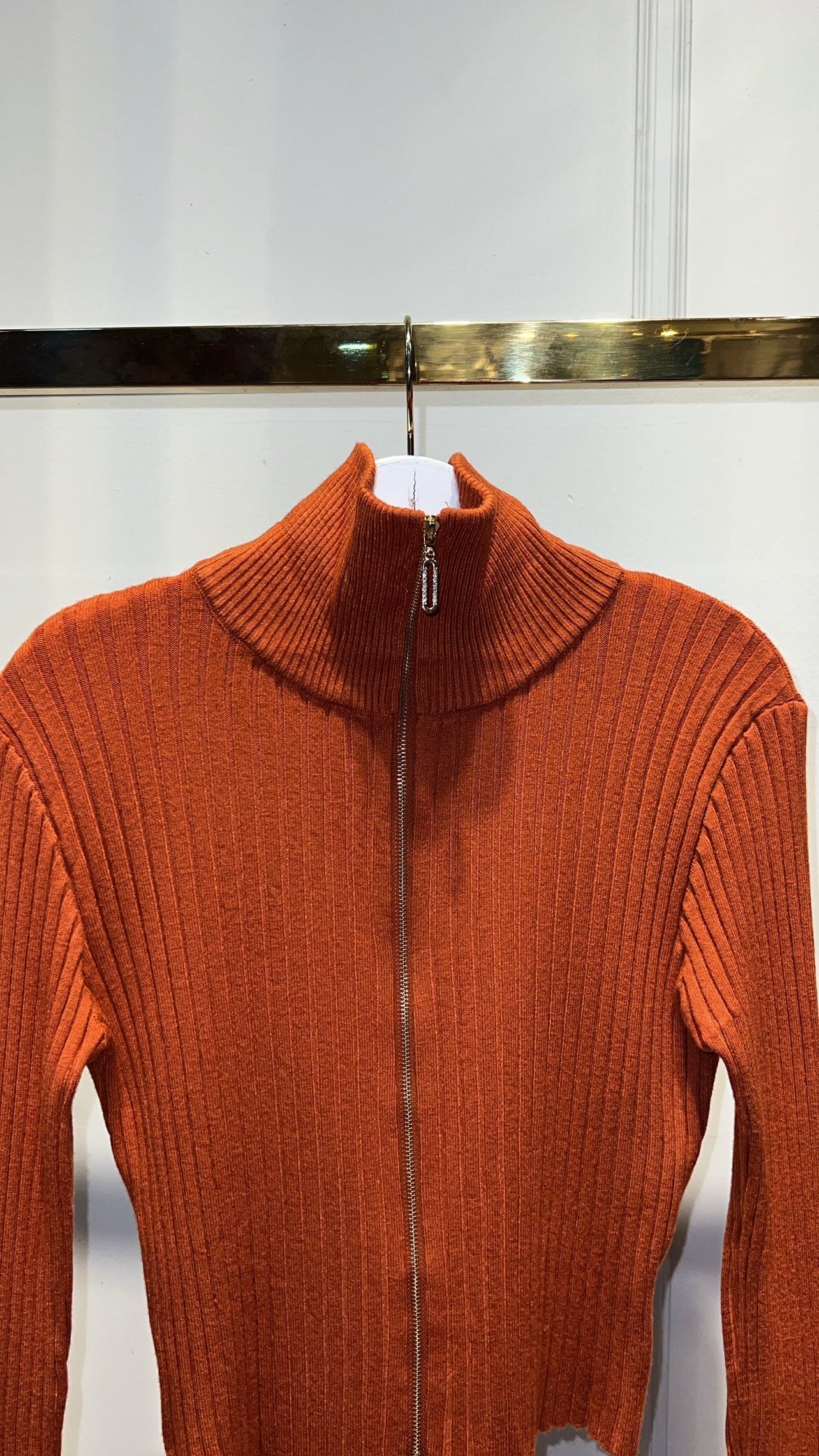 SUETER ZIPER PIEDRAS CHEDRON