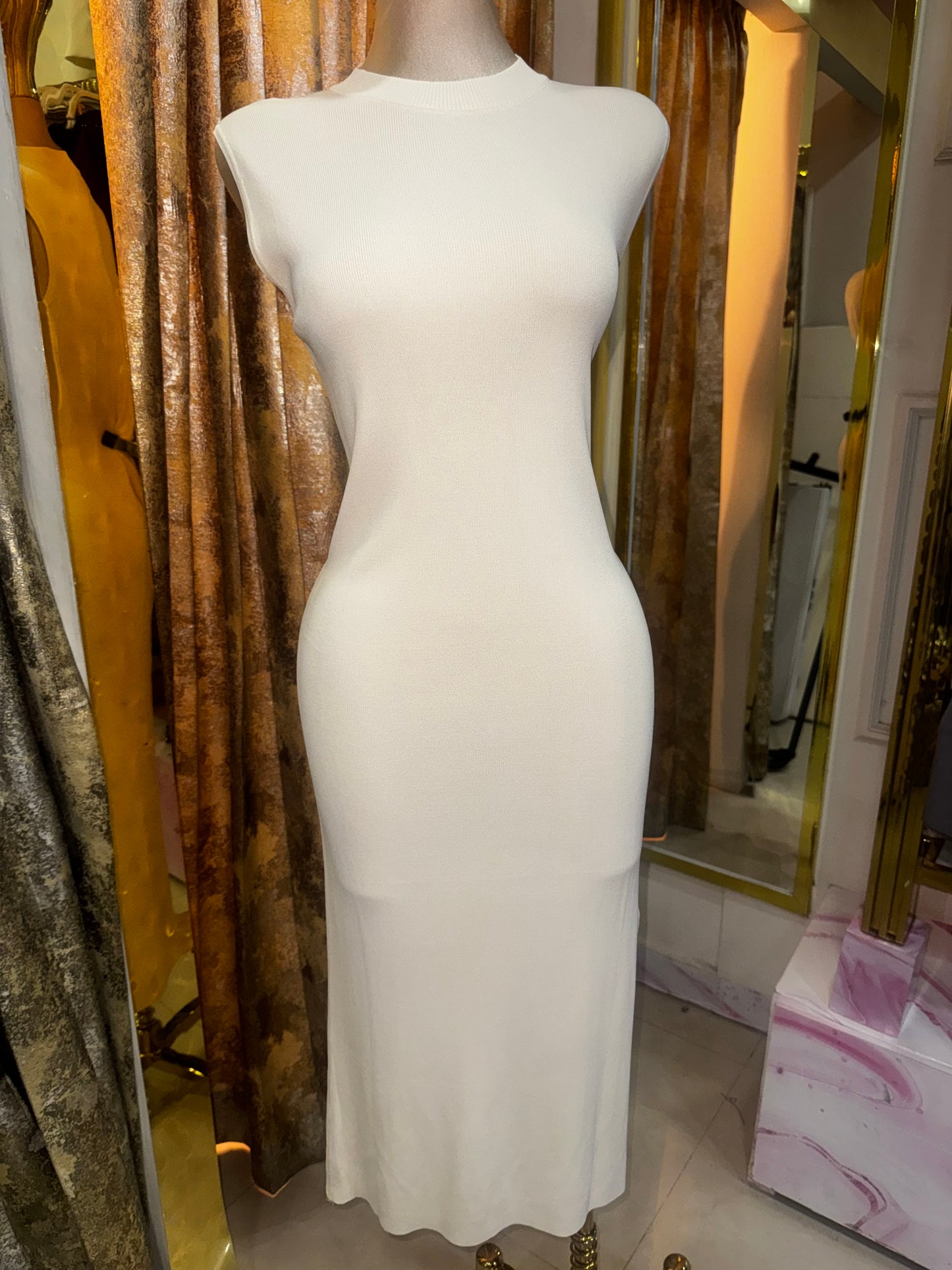 VESTIDO BASIC SIN MANGA